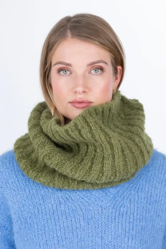 Närhi Neck Warmer Green sold by Ivalo.com