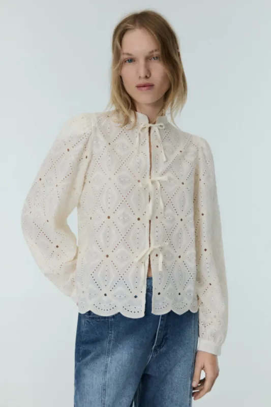 South Blouse White sold by Ivalo.com