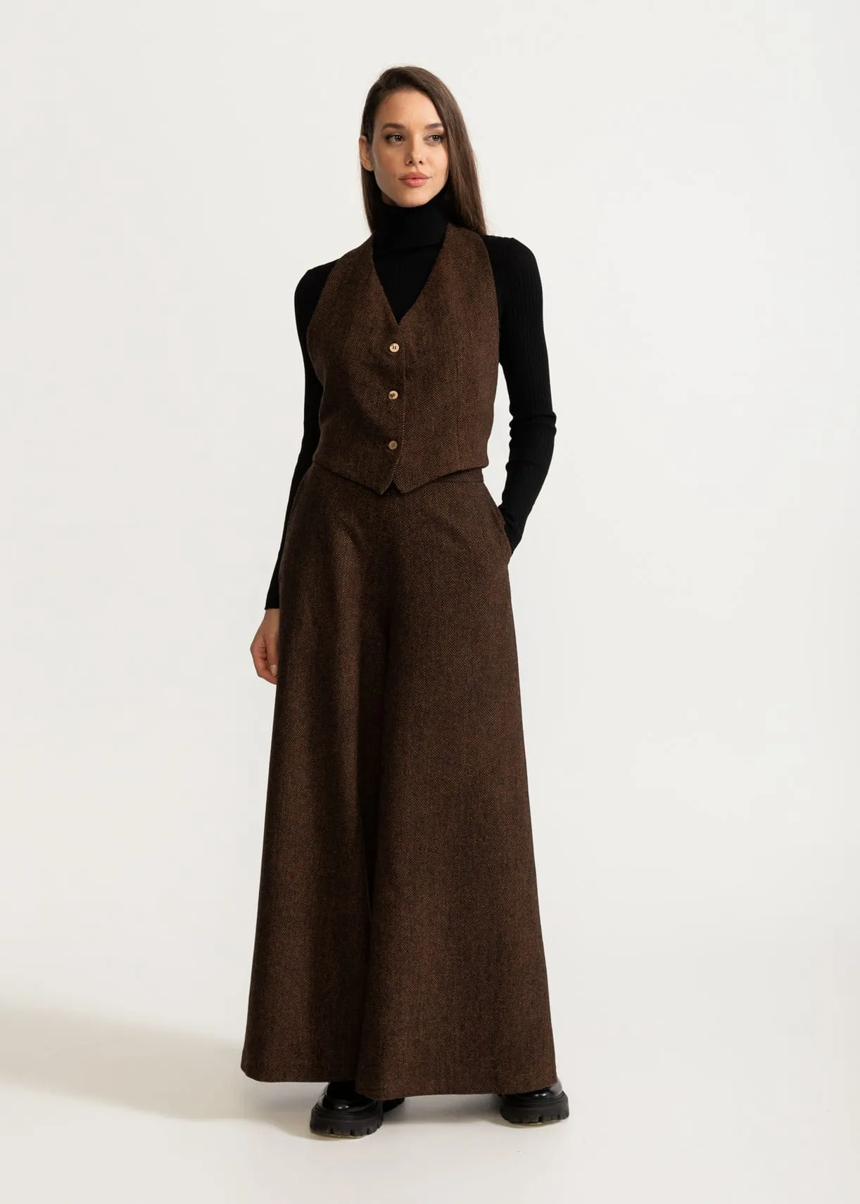 Women's Jina Wool Set Rustic Chestnut Brown sold by Ivalo.com