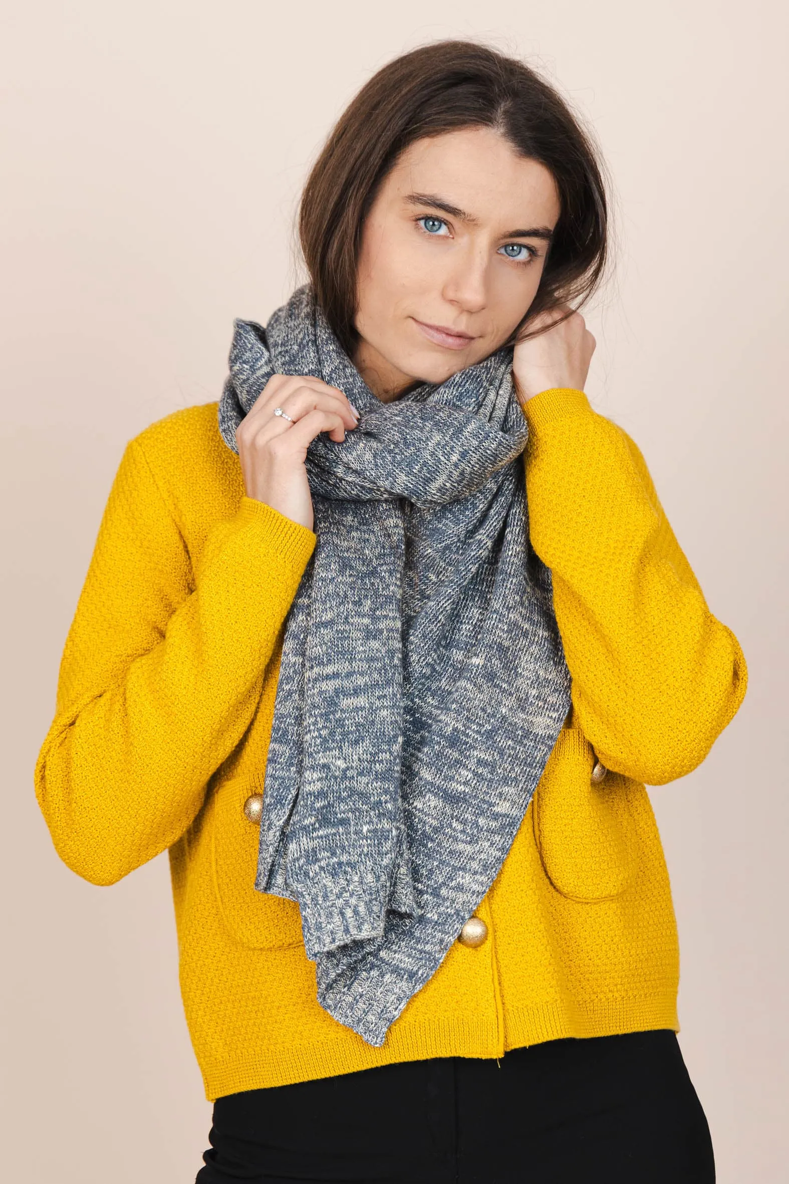 The Hemp & Wool Scarf Grey sold by Ivalo.com