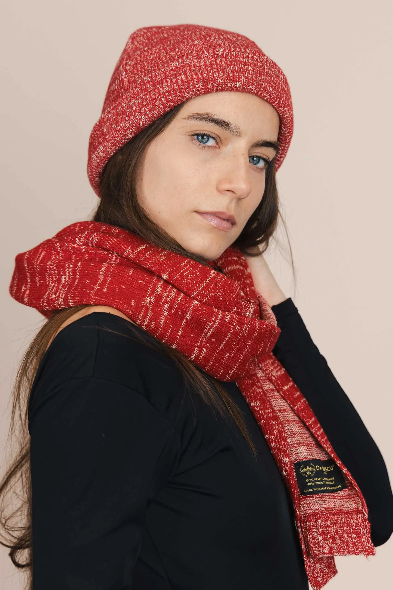 The Hemp & Wool Scarf Red sold by Ivalo.com