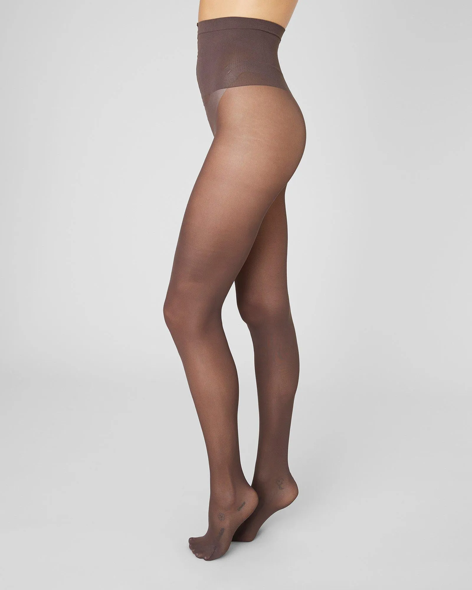 Svea Premium Tights Dark Brown sold by Ivalo.com