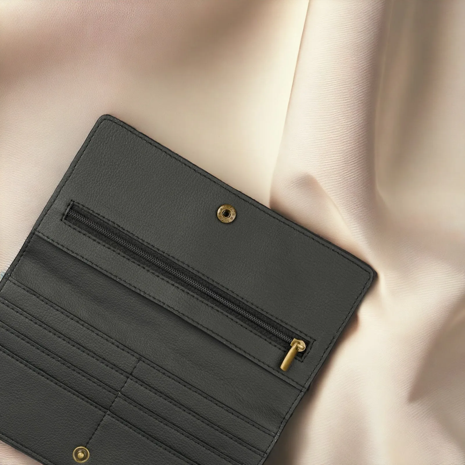 Cactus Leather Slim Wallet sold by Ivalo.com product image thumbnail 3