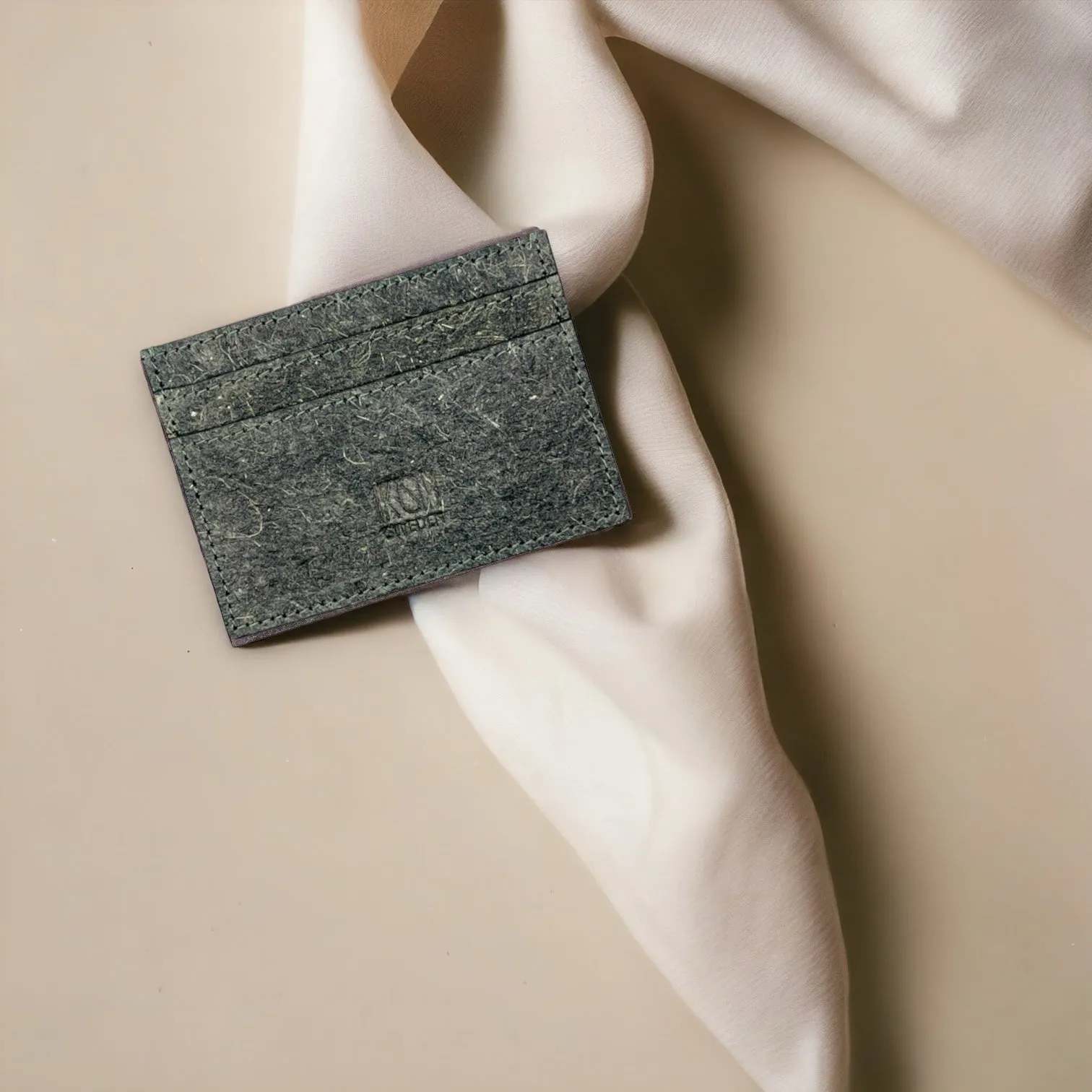 Kochi Coconut Leather Card Holder sold by Ivalo.com product image thumbnail 4