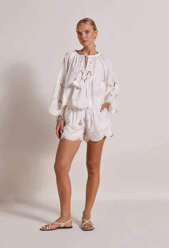 Ashanti Shorts Antique White sold by Ivalo.com