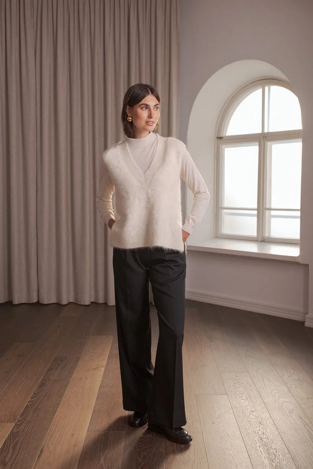 Ali Alpaca Blend Knit Vest Cream sold by Ivalo.com product image thumbnail 2