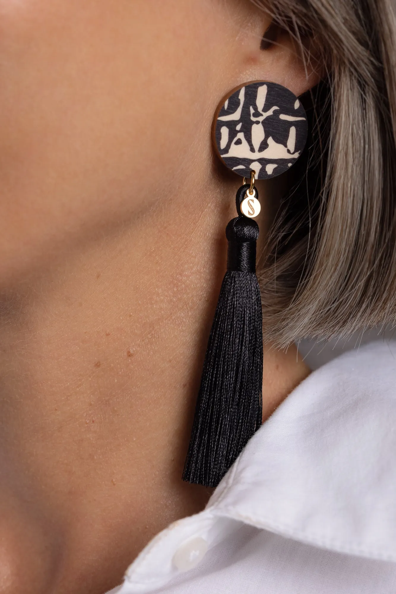 Forever Classic Wooden Tassel Earrings Black/Gold sold by Ivalo.com product image thumbnail 4