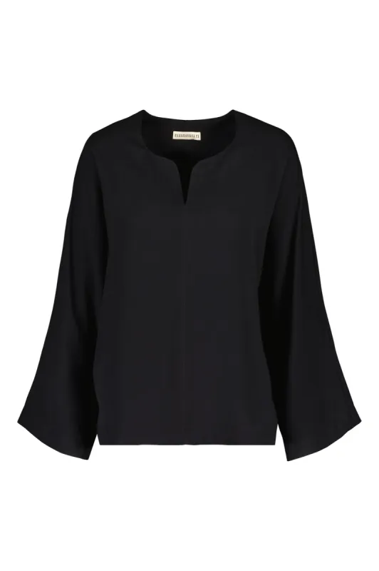 Lappo Blouse Ecovero Raven Black sold by Ivalo.com