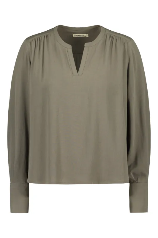 Sellmo Blouse Moss Green sold by Ivalo.com