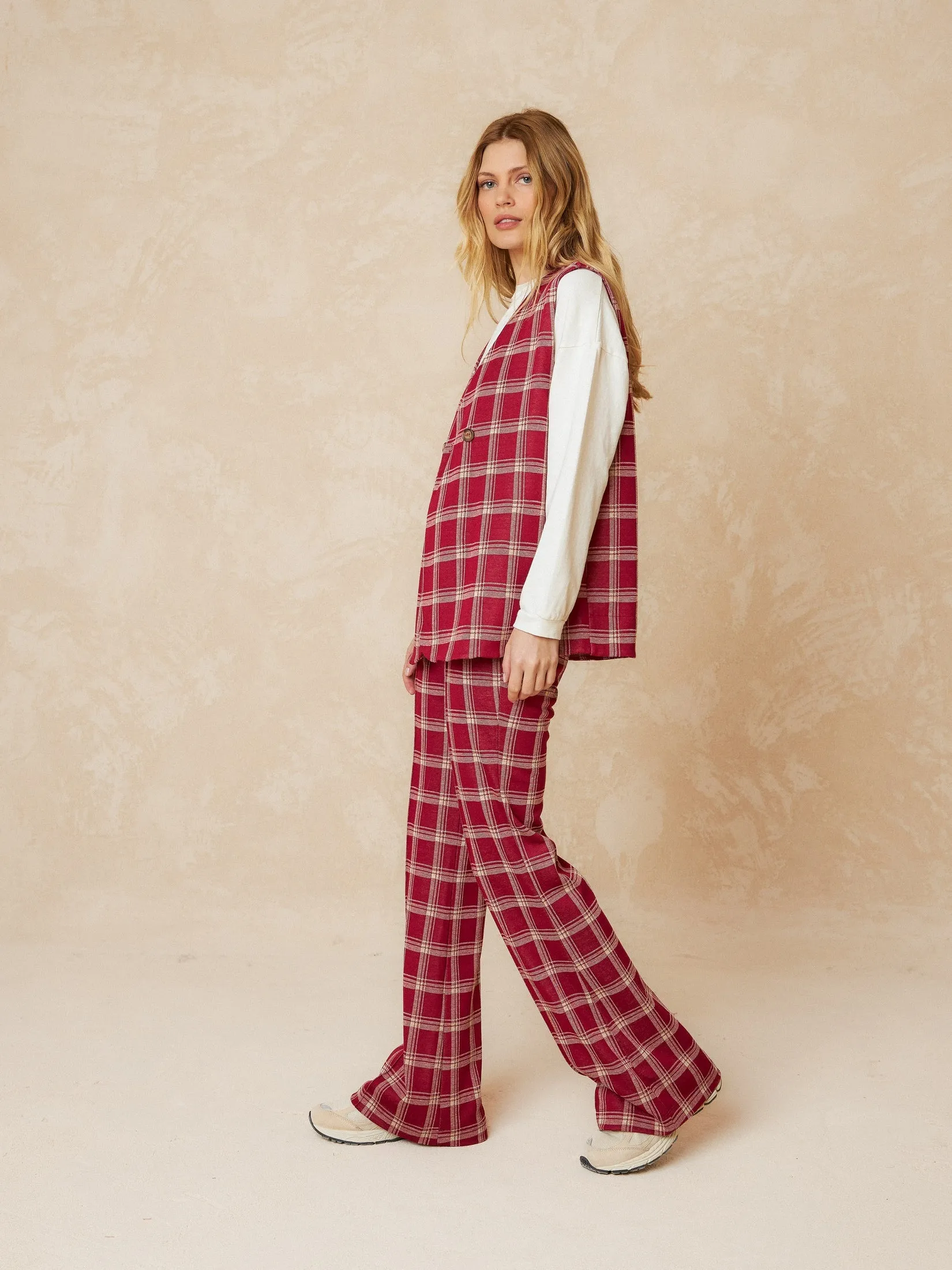 Double Button Vest Checkered Red sold by Ivalo.com product image thumbnail 2