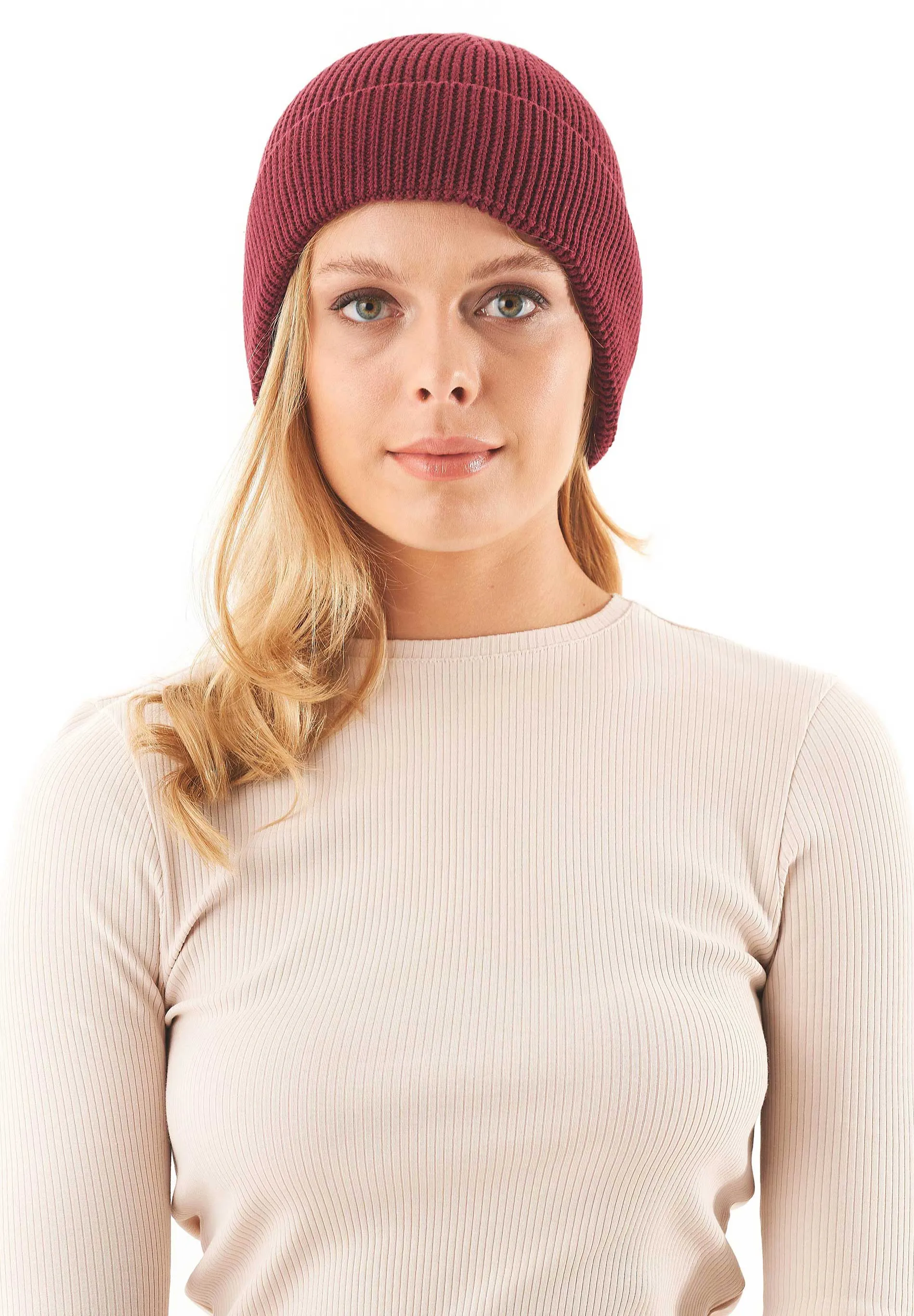Knitted Organic Cotton Beanie Bordeaux sold by Ivalo.com