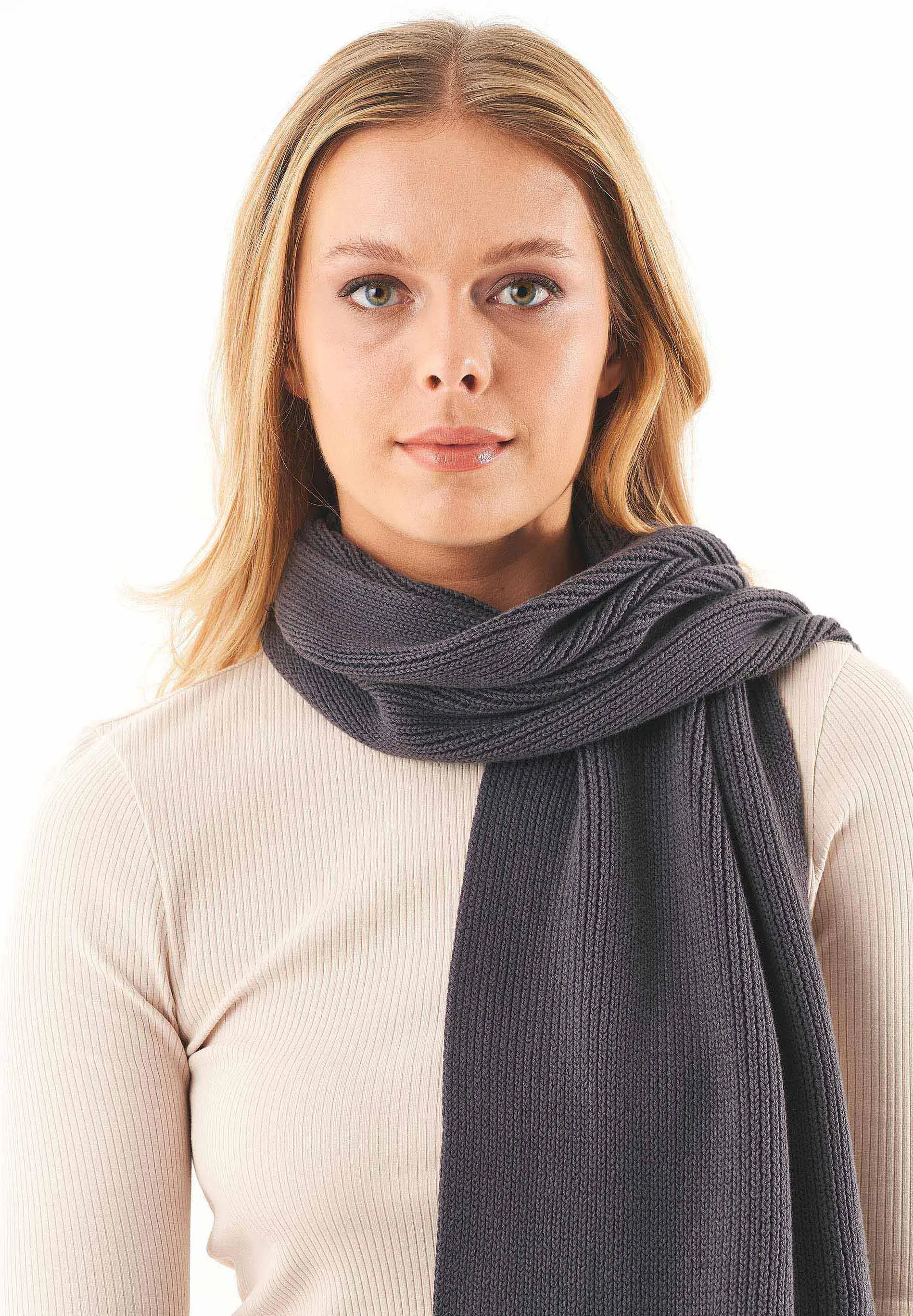 Knitted Organic Cotton Scarf Asphalt sold by Ivalo.com product image thumbnail 2