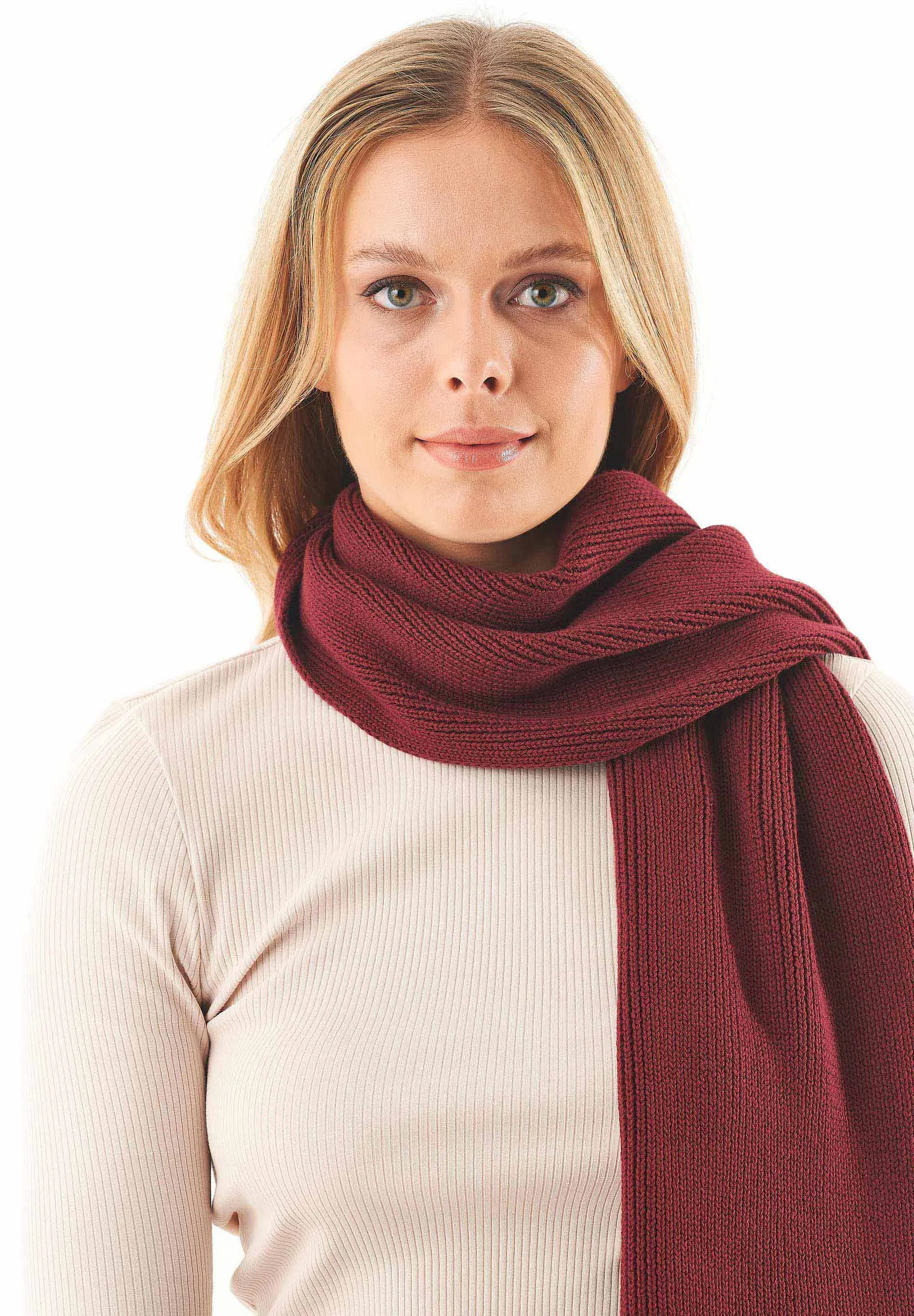 Knitted Organic Cotton Scarf Bordeaux sold by Ivalo.com