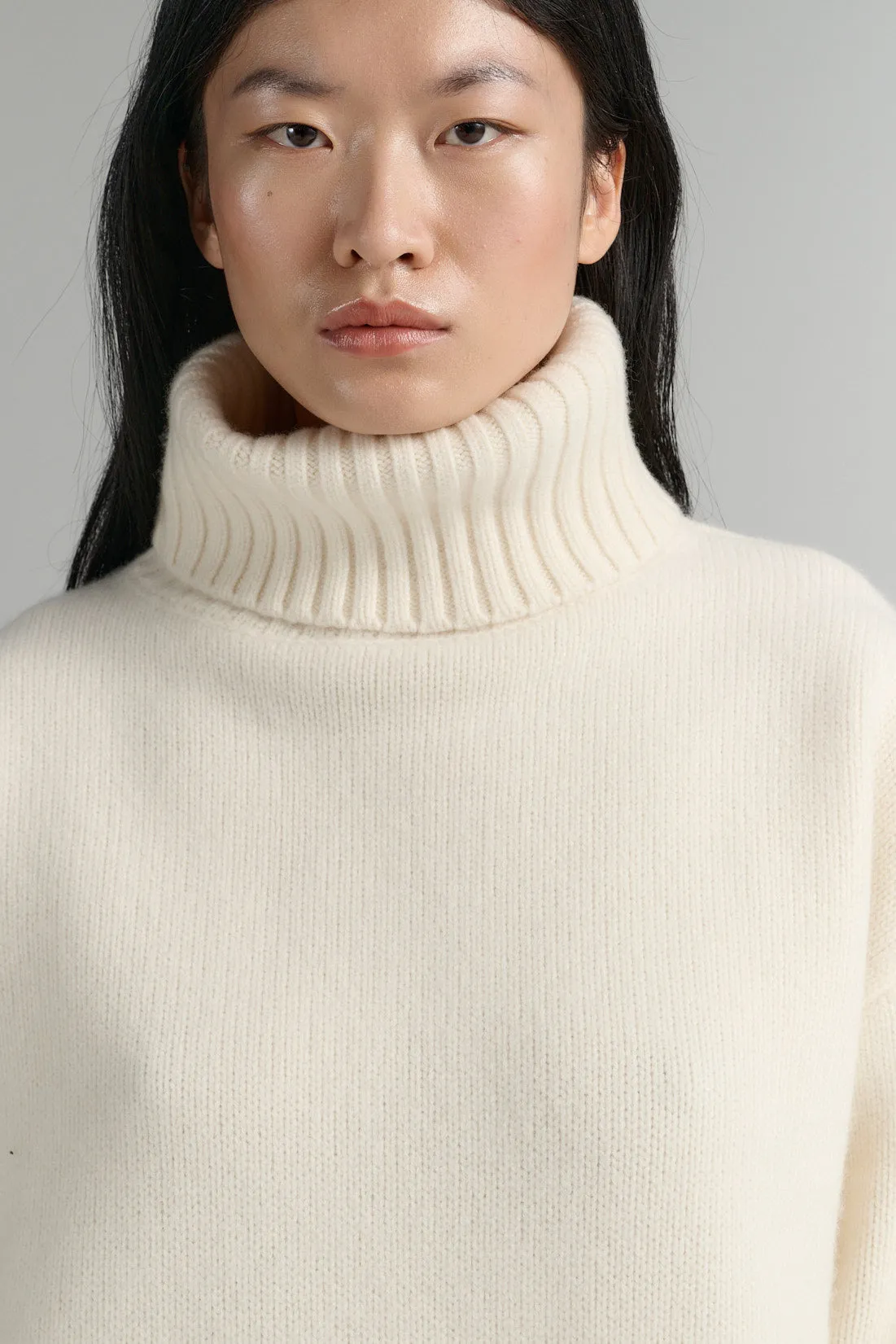 RHEA142 Heavy Merino-Cashmere Turtleneck Cream sold by Ivalo.com product image thumbnail 3