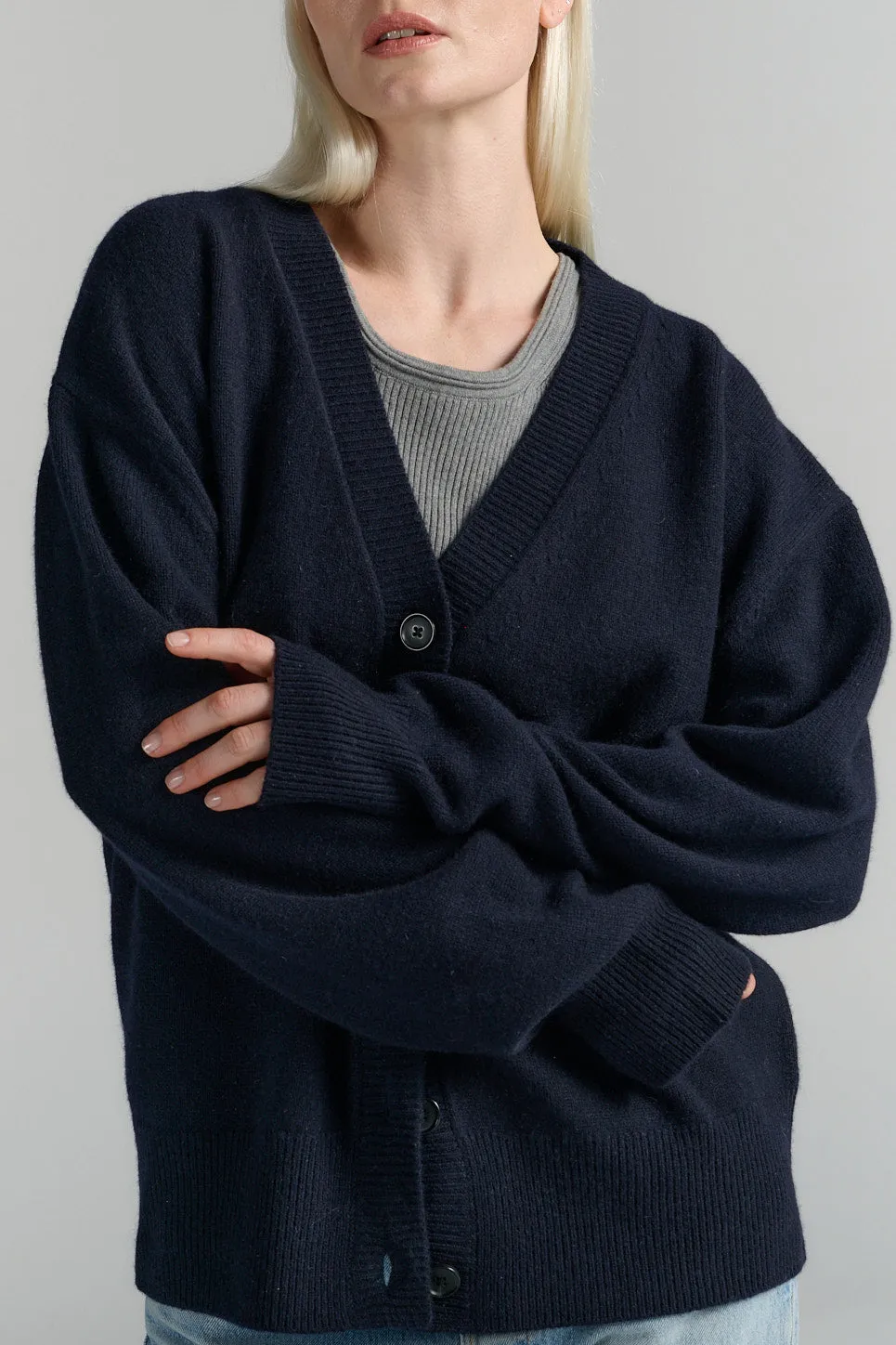 Heavy Merino-Cashmere Cardigan Navy sold by Ivalo.com product image thumbnail 2