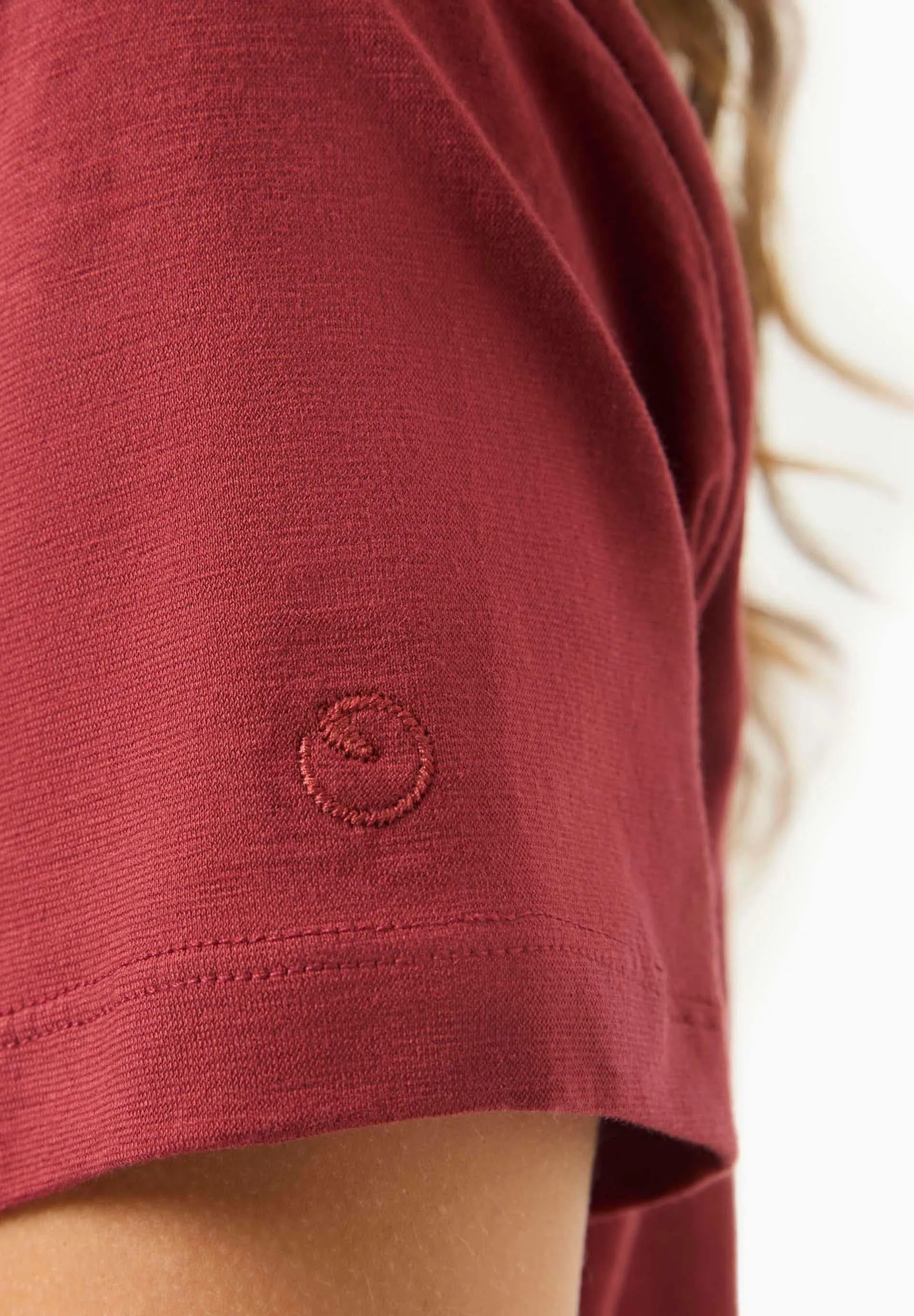 Women's Basic V-Neck T-Shirt Merlot sold by Ivalo.com product image thumbnail 5