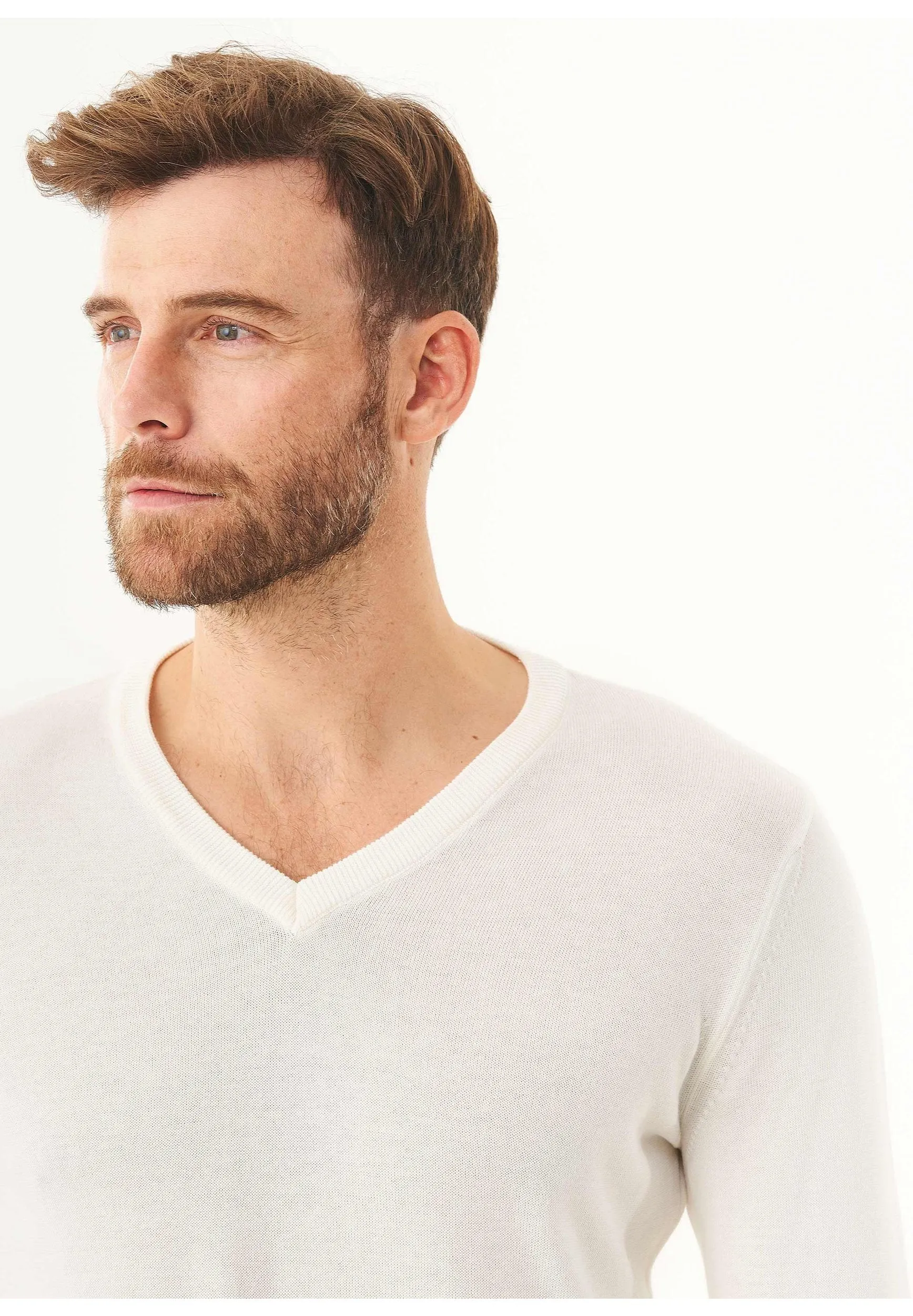 Men's V-Neck Organic Cotton Sweater Off White sold by Ivalo.com product image thumbnail 5