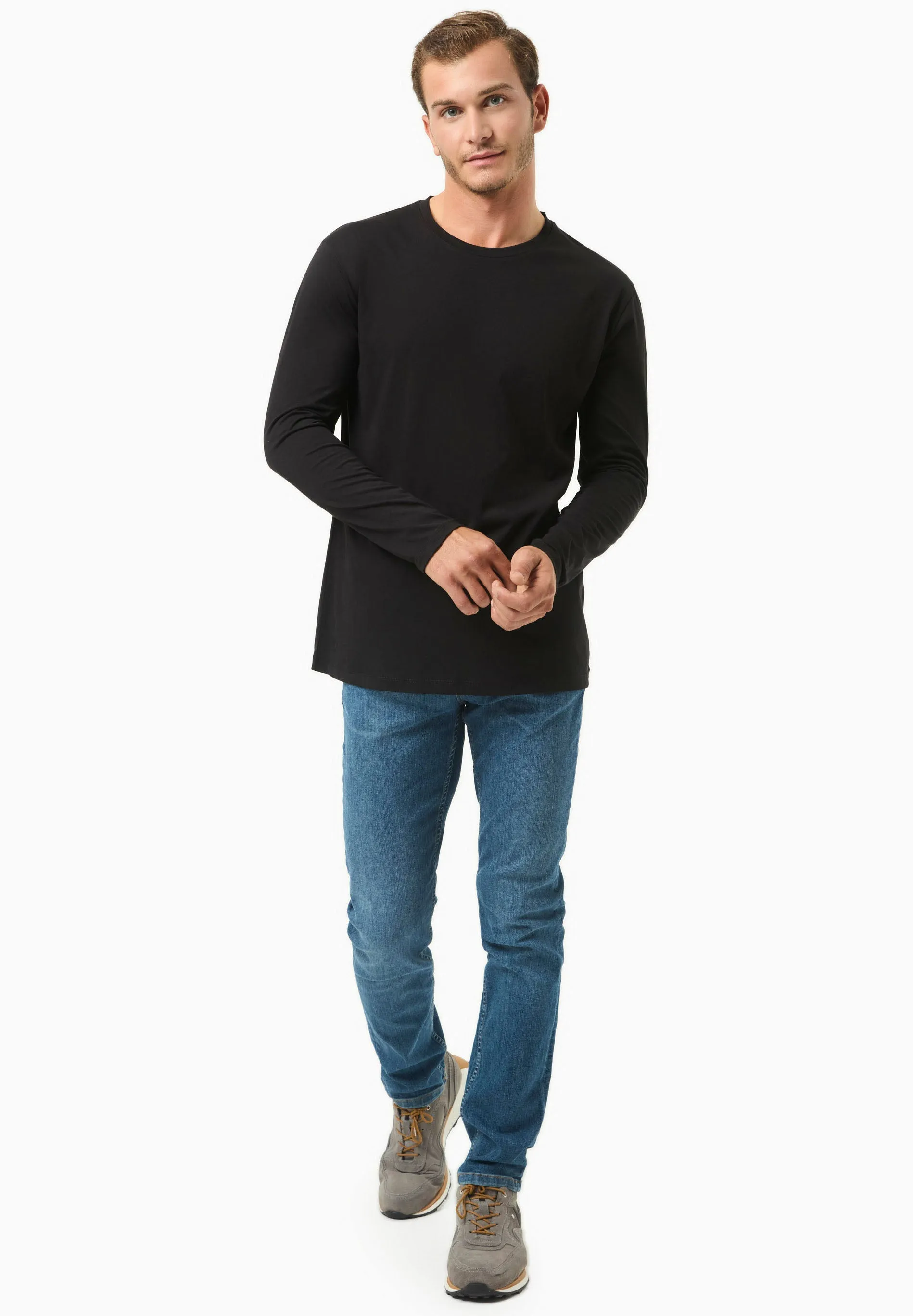 Men's Casual Long-Sleeved T-Shirt Black sold by Ivalo.com product image thumbnail 3