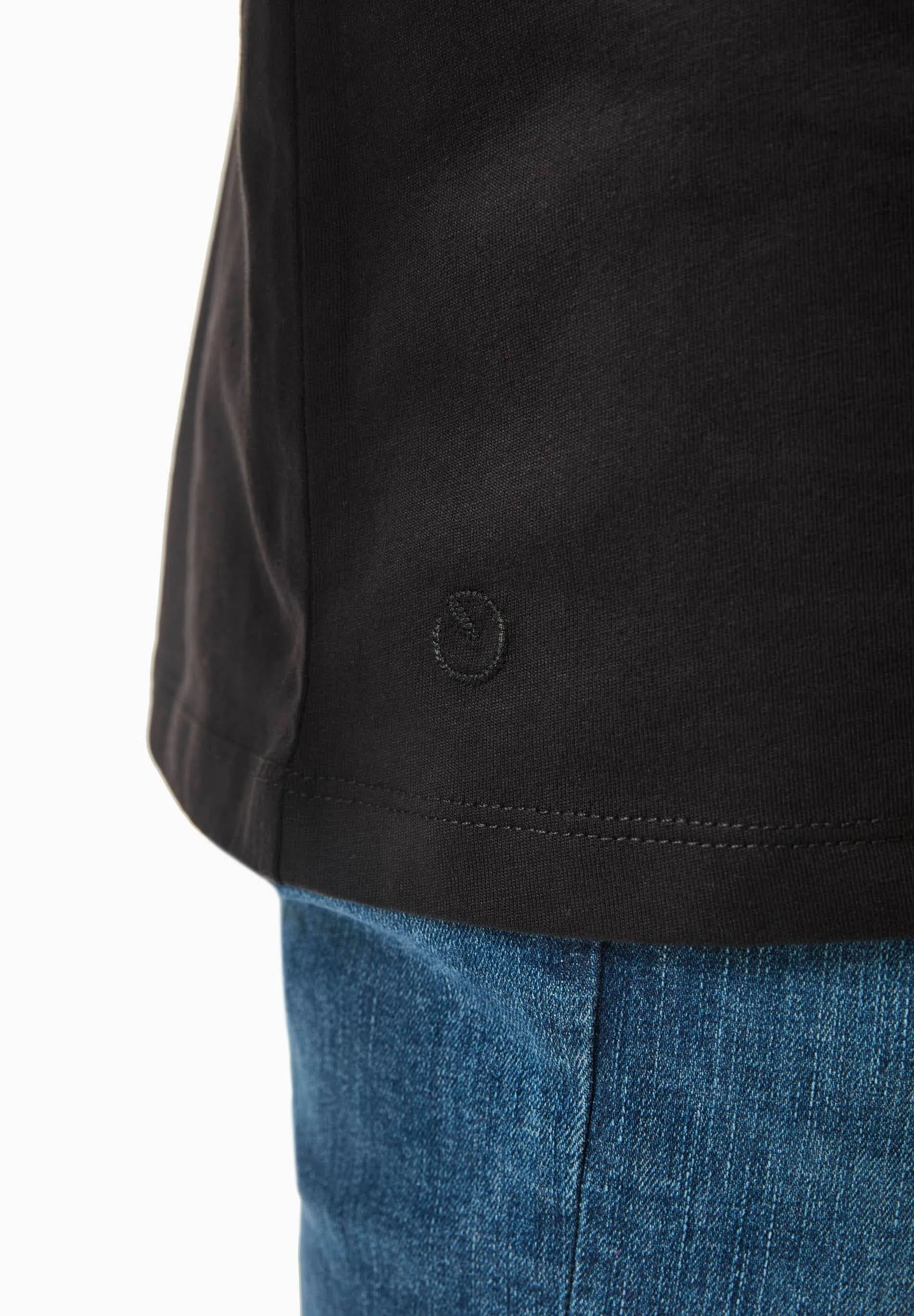 Men's Casual Long-Sleeved T-Shirt Black sold by Ivalo.com product image thumbnail 5