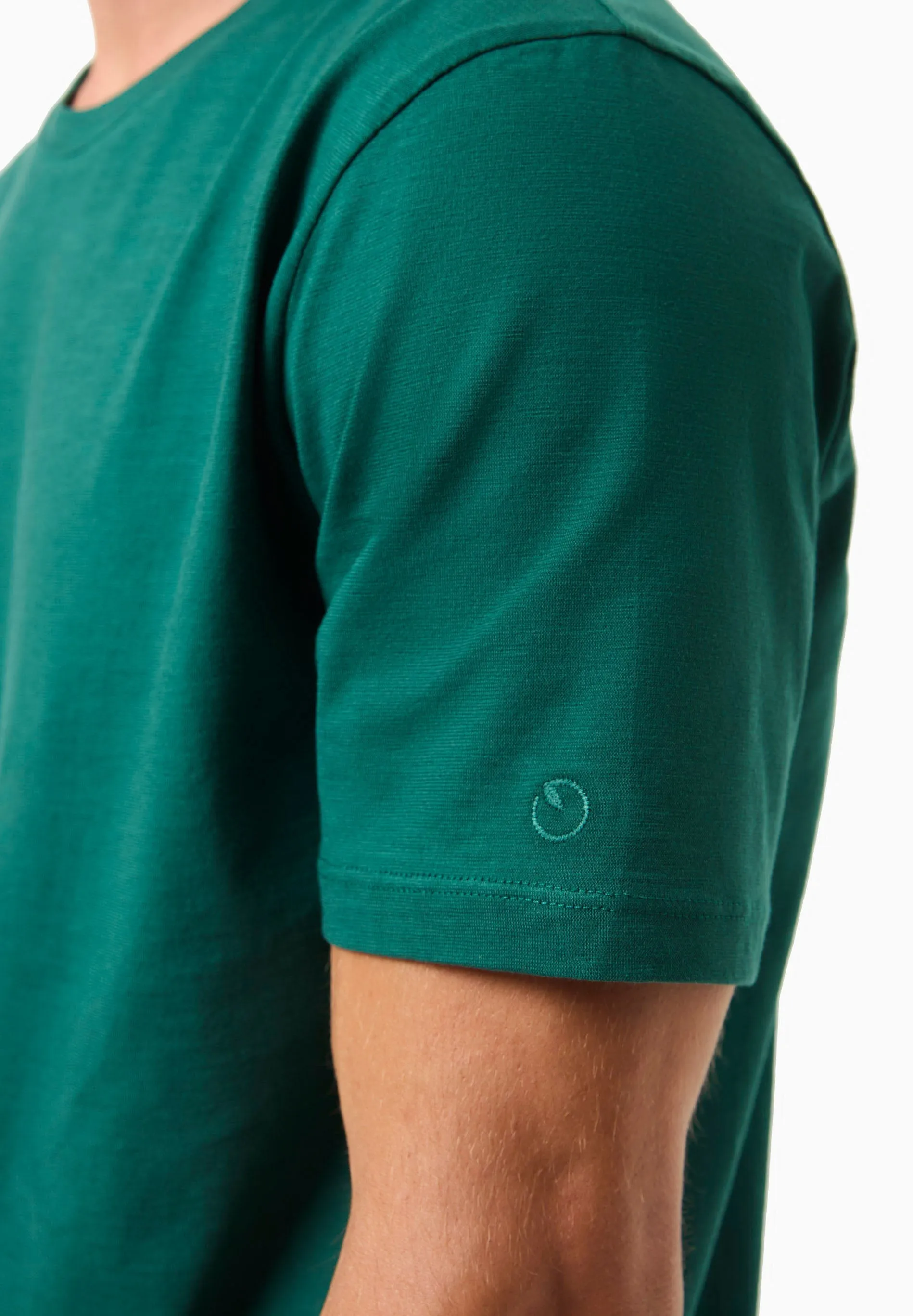 Men's Basic Round Neck T-Shirt Deep Emerald sold by Ivalo.com product image thumbnail 5