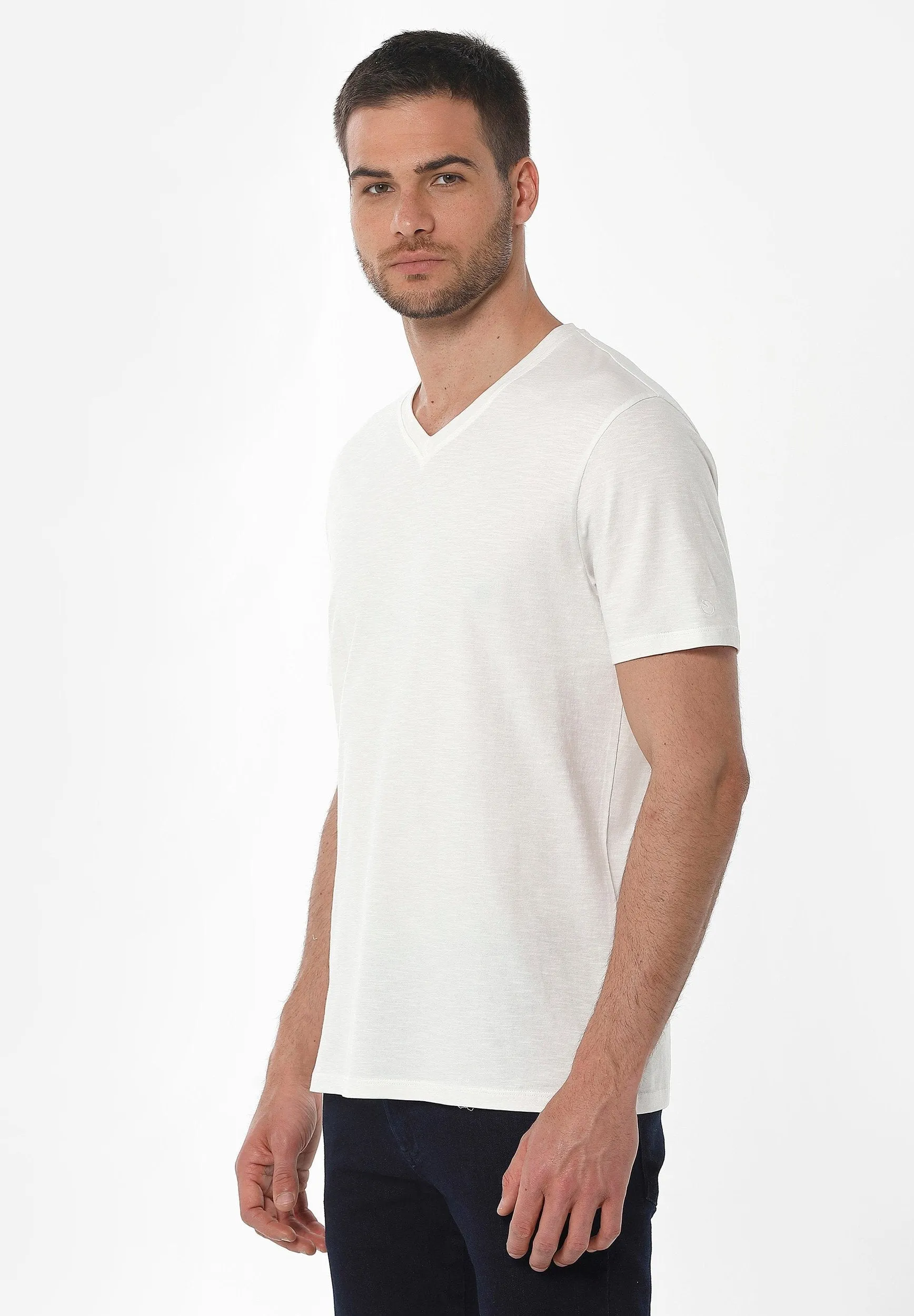 Men's Basic V-Neck T-Shirt Off White sold by Ivalo.com product image thumbnail 4