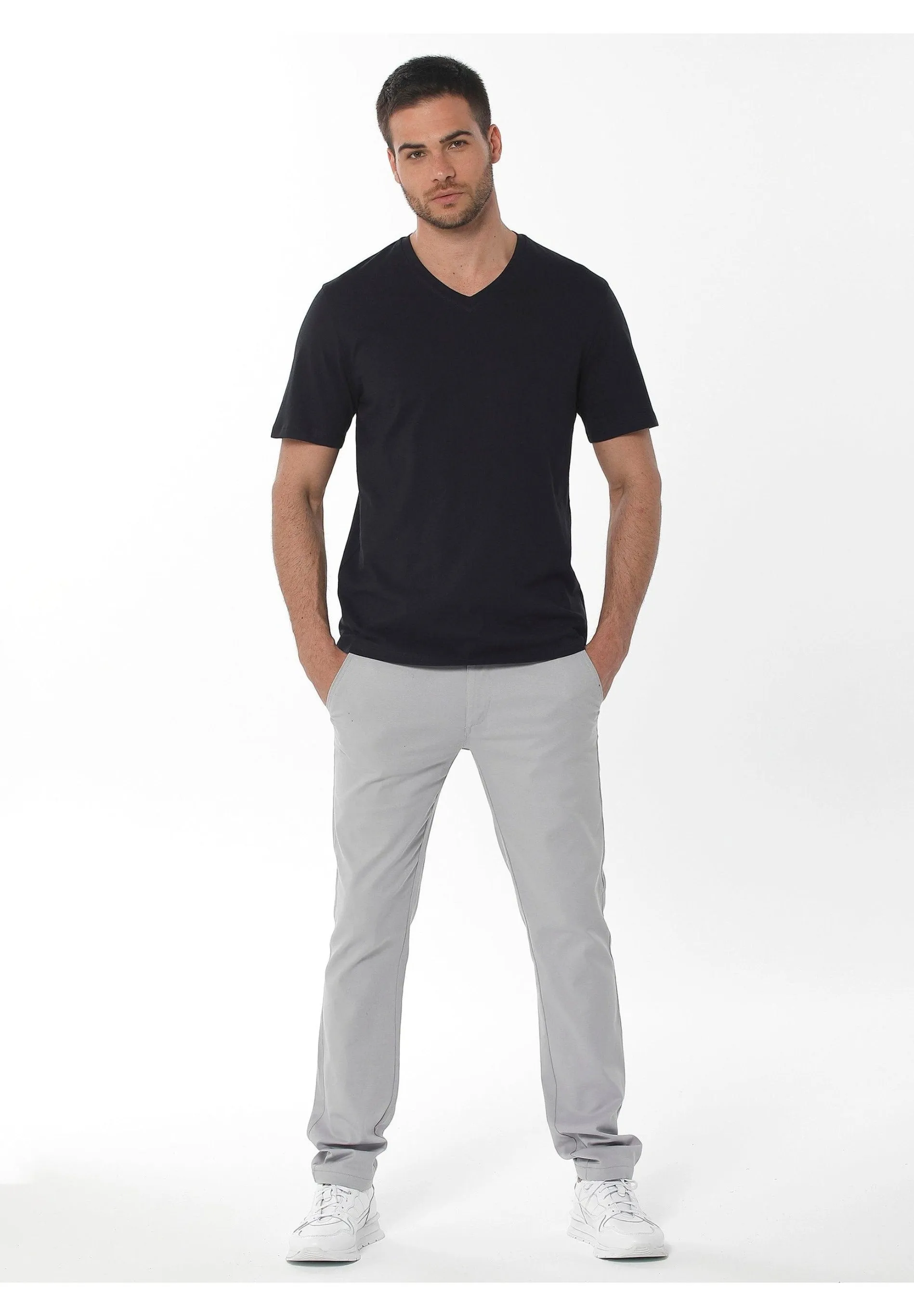 Men's Basic V-Neck T-Shirt Black sold by Ivalo.com product image thumbnail 3