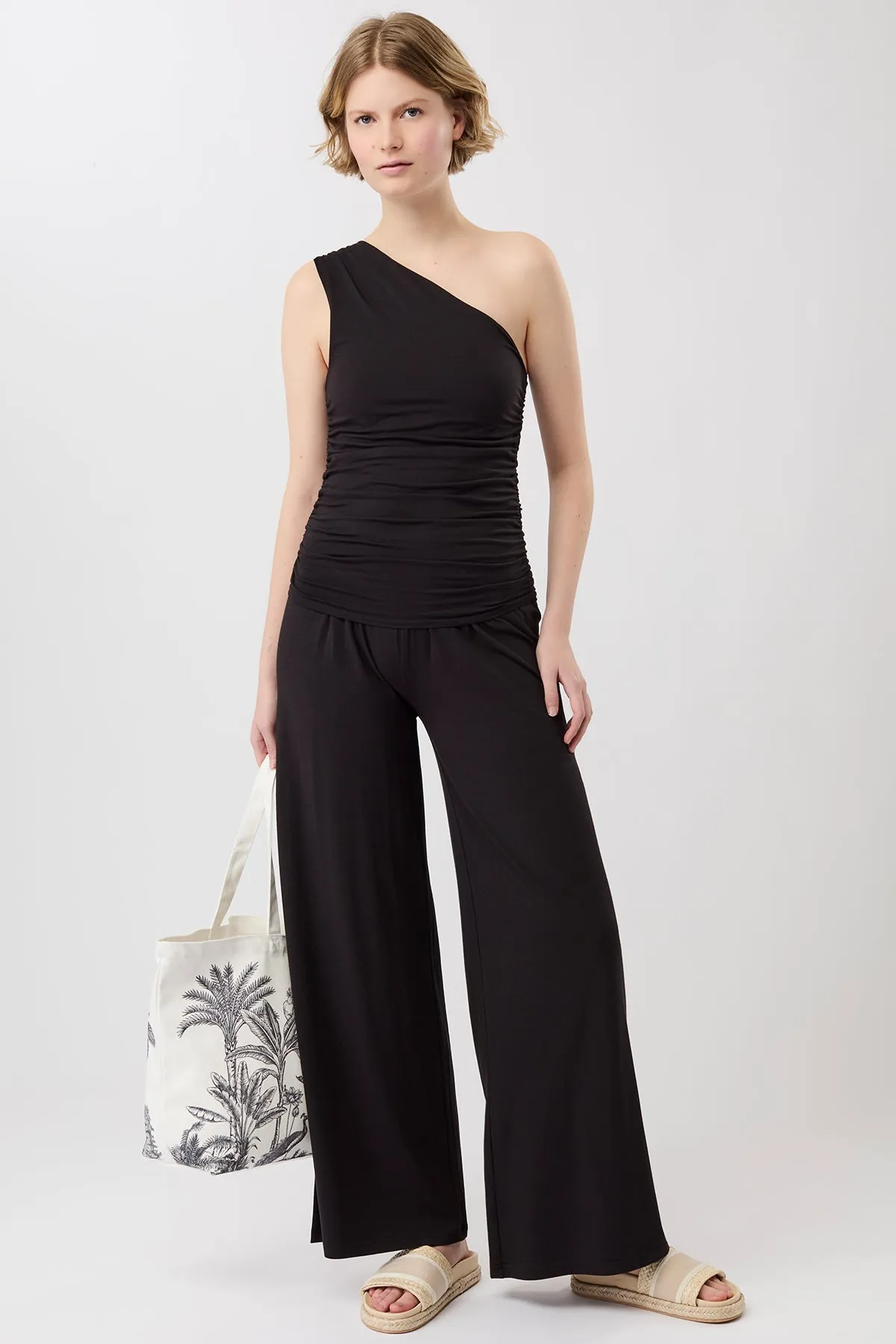 Cozy Day Pants Black sold by Ivalo.com