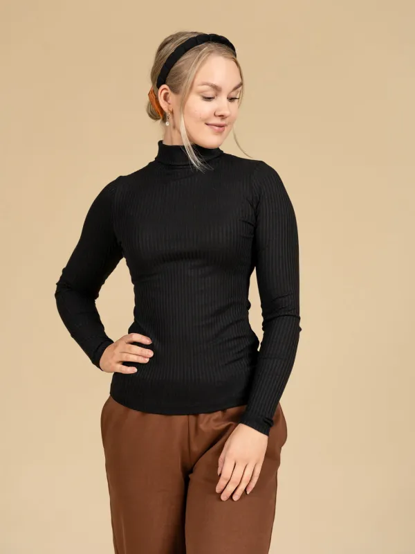 Ribbed Turtleneck Black sold by Ivalo.com