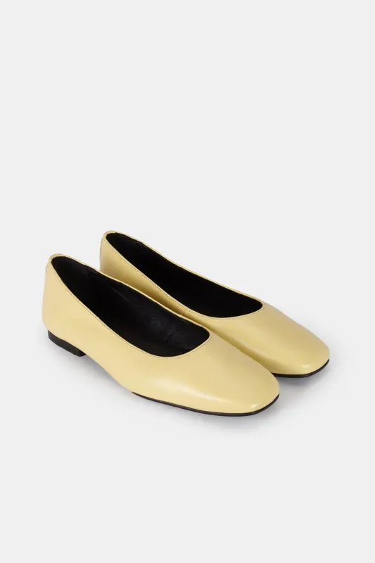Bausch Ballerina Flats Vanilla sold by Ivalo.com