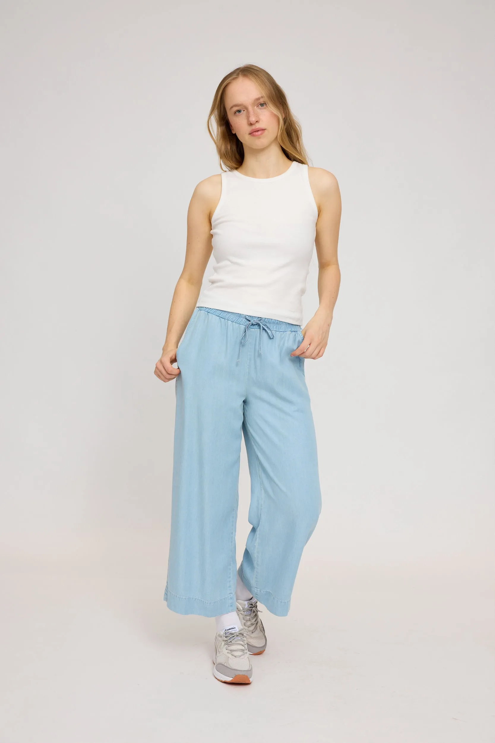 Wide Leg Denim Pants With Belt sold by Ivalo.com product image thumbnail 5
