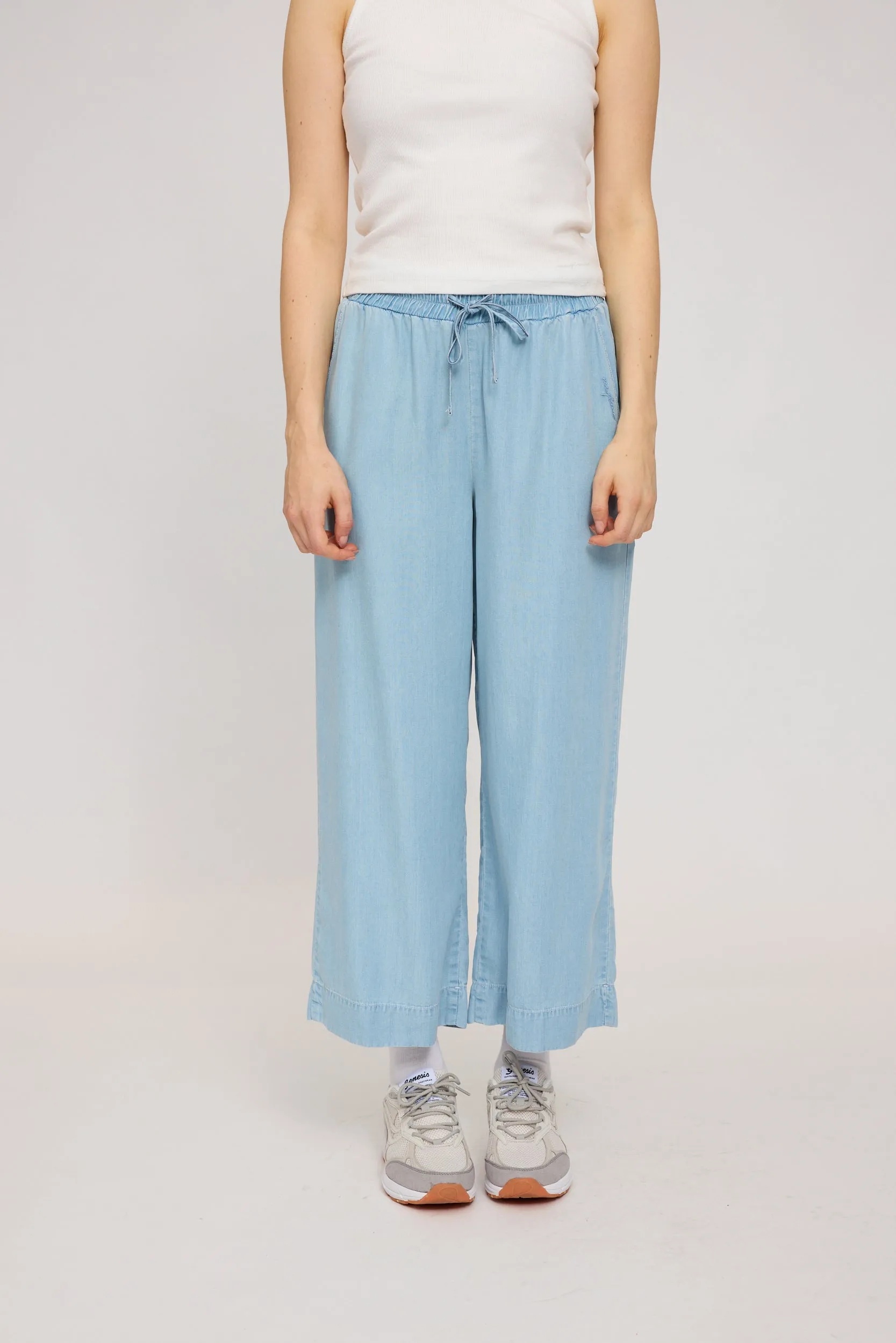 Wide Leg Denim Pants With Belt sold by Ivalo.com product image thumbnail 2