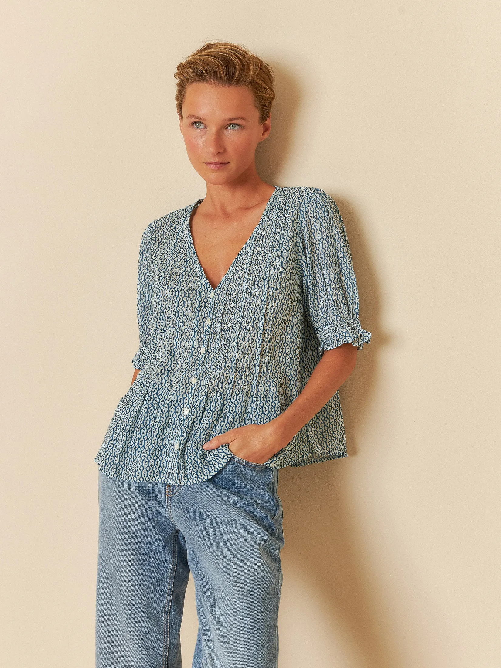 Elastic Short Sleeve Shirt Blue sold by Ivalo.com