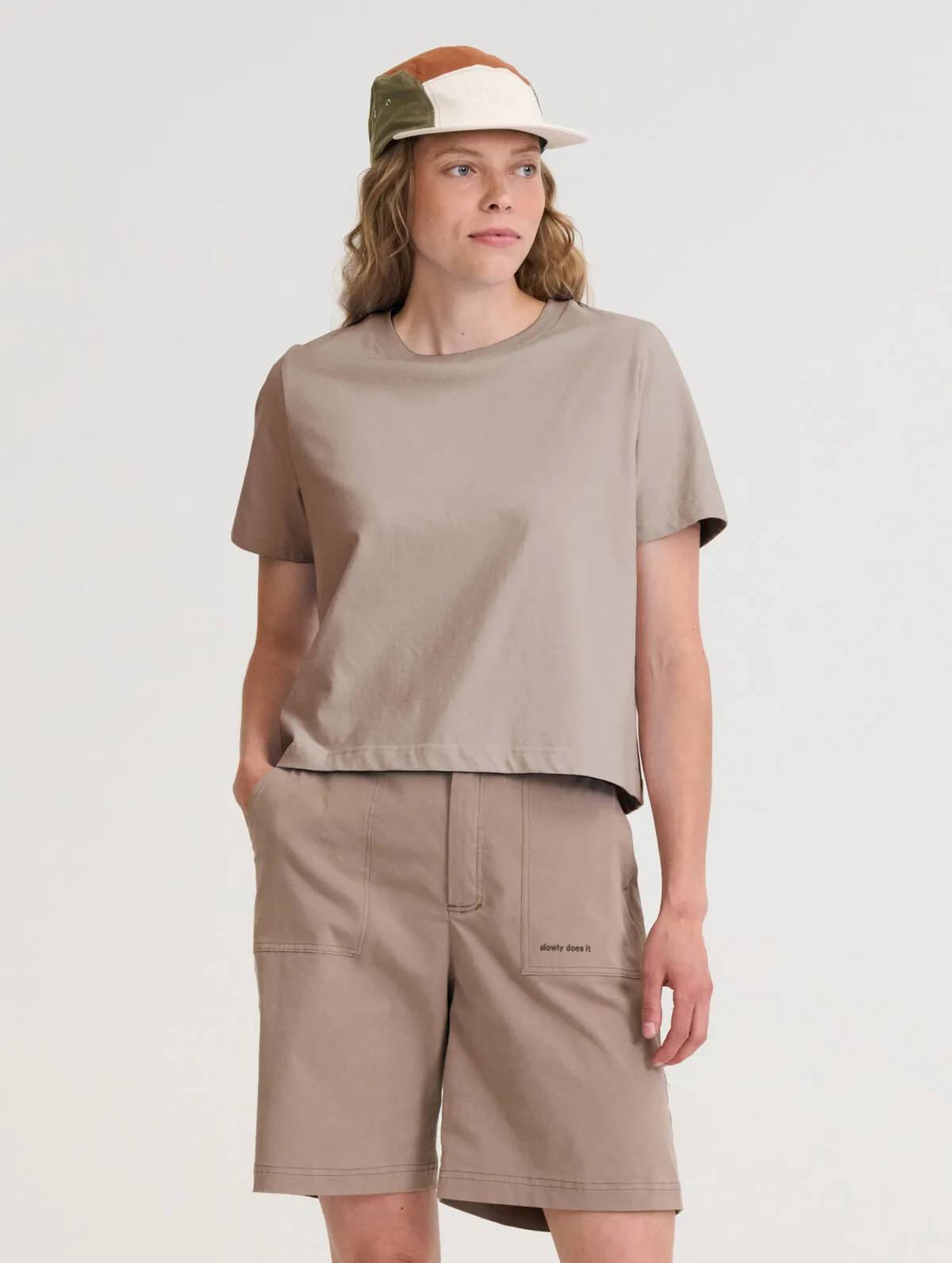 Cropped T-Shirt Taupe sold by Ivalo.com