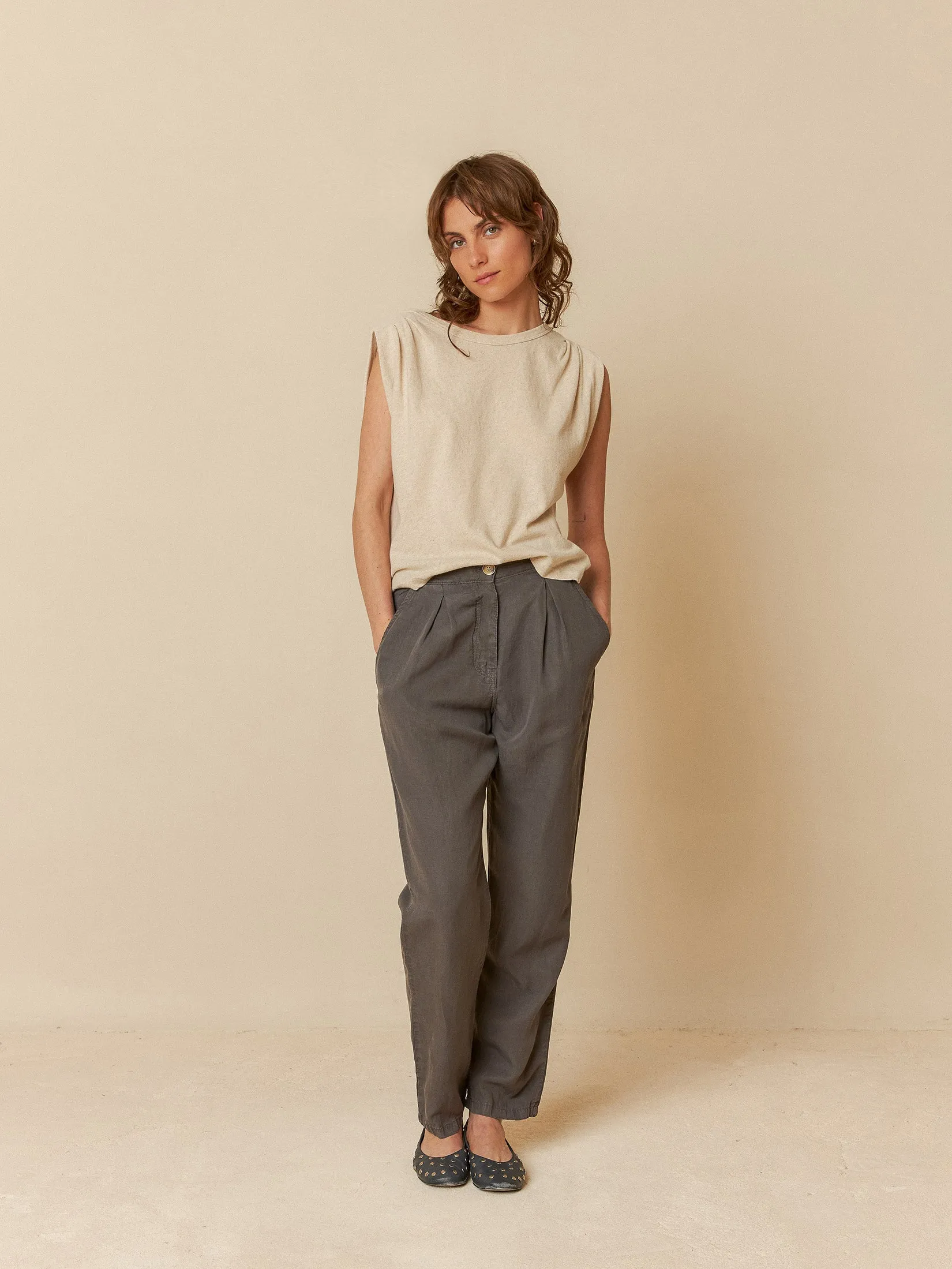Tailoring Anate Pants Charcoal sold by Ivalo.com