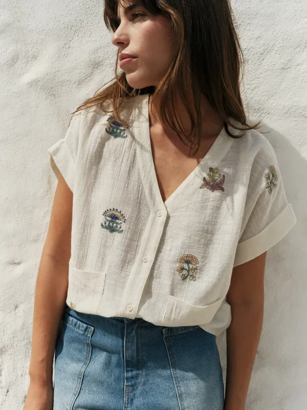 Short-Sleeved Embroidered Shirt Ecru sold by Ivalo.com