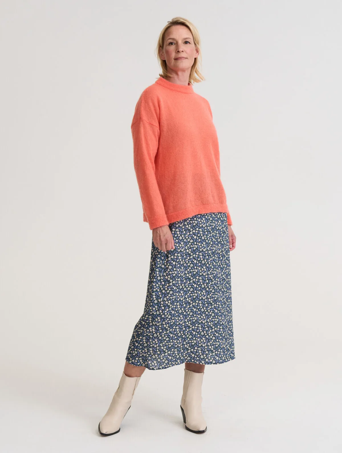 Saila Print Skirt Kehäkukka Dark Blue sold by Ivalo.com product image thumbnail 5