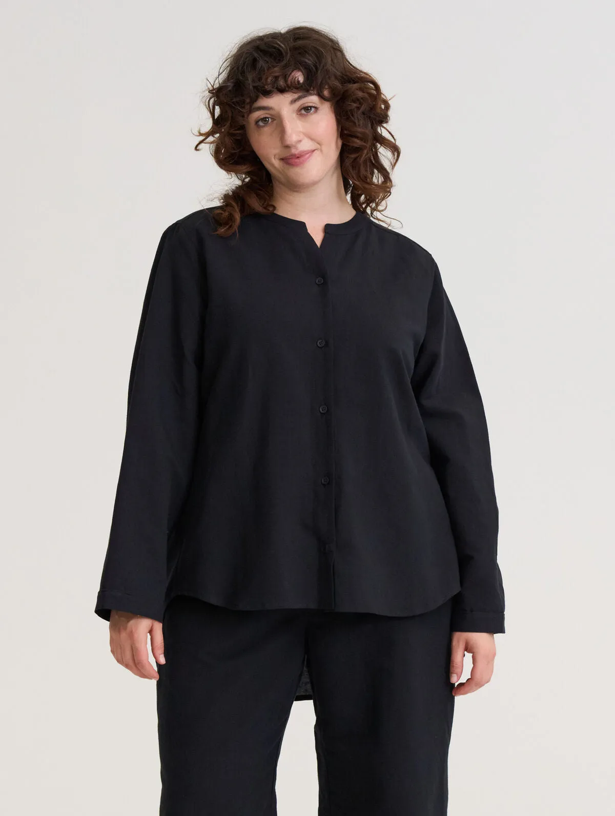 Amelia Linen Blend Shirt Black sold by Ivalo.com