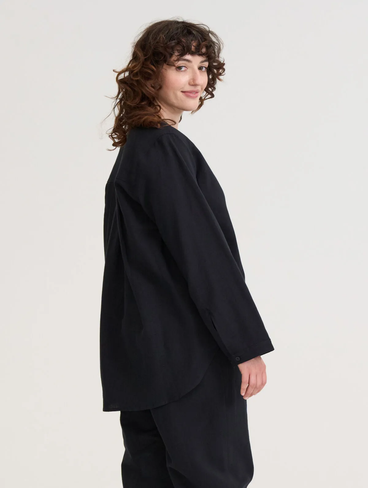 Amelia Linen Blend Shirt Black sold by Ivalo.com product image thumbnail 3
