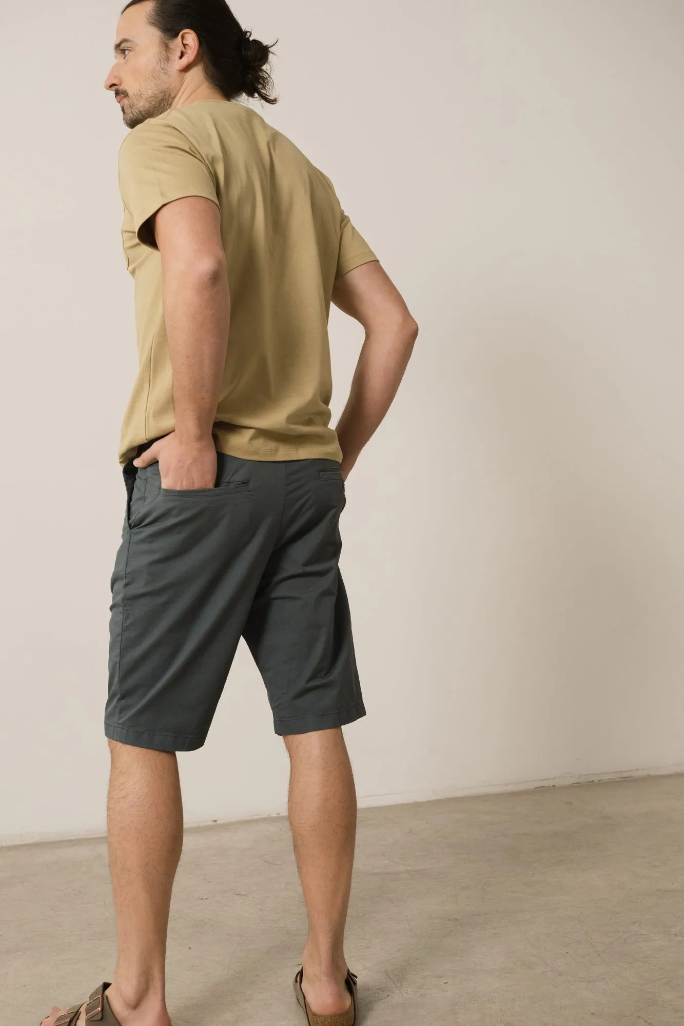 Men's Hans Linen Blend Bermuda Shorts Blue sold by Ivalo.com product image thumbnail 2