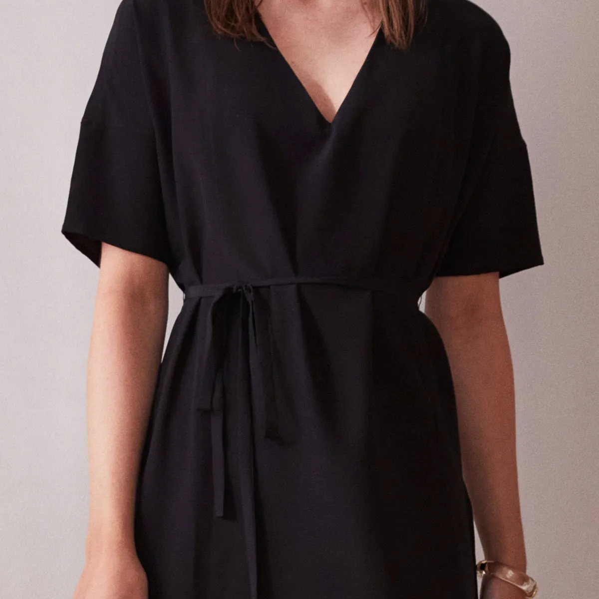 Short V-Neck Day Dress Black Silk sold by Ivalo.com product image thumbnail 4