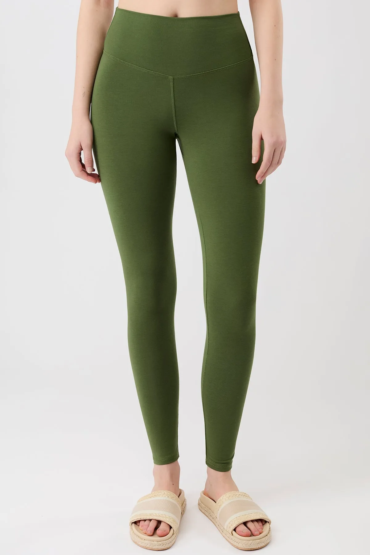 Best Loved Legging Roots sold by Ivalo.com