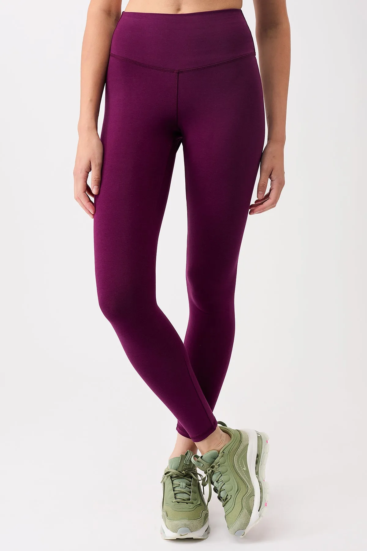 Best Loved Legging Black Plum sold by Ivalo.com