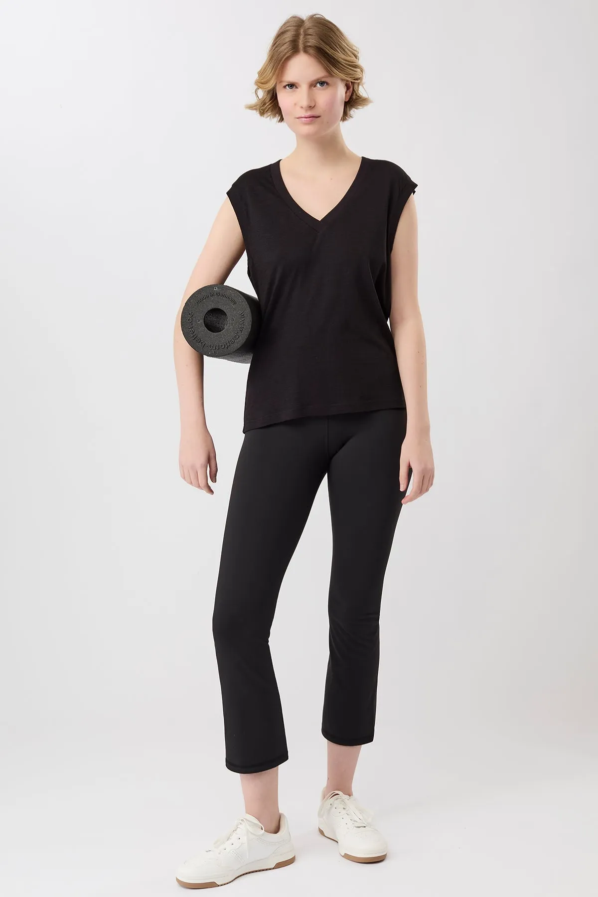 Retro Cropped Pants Black sold by Ivalo.com product image thumbnail 4