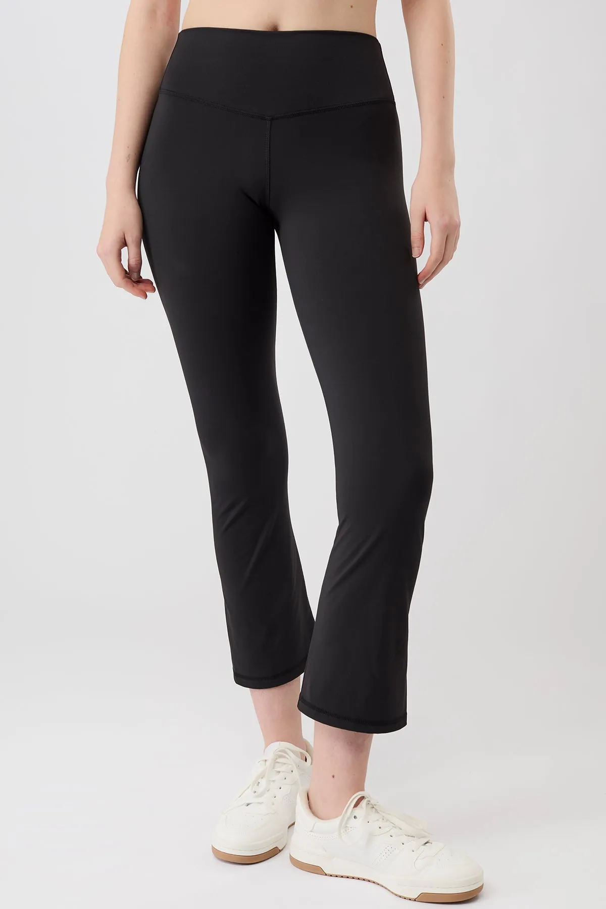 Retro Cropped Pants Black sold by Ivalo.com