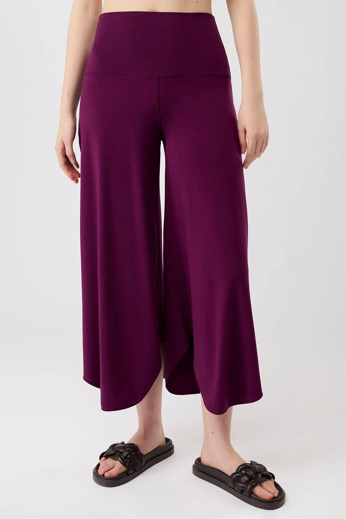 Tulip Pants Black Plum sold by Ivalo.com