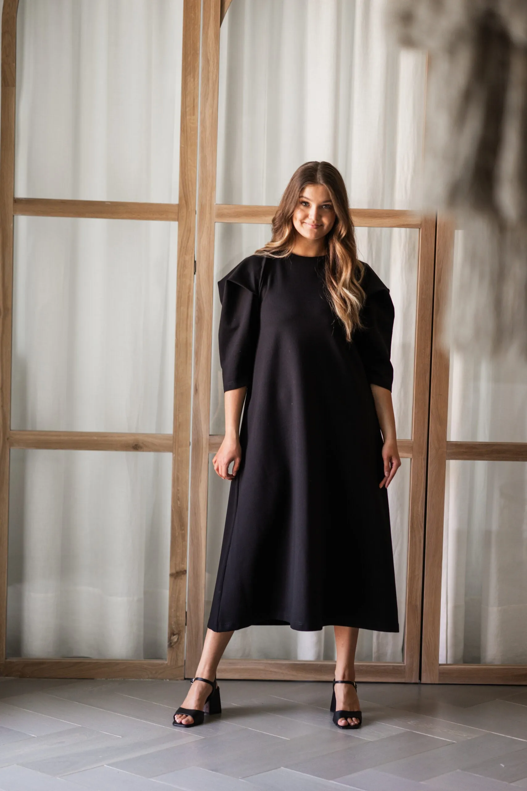 Lily Midi Dress Black sold by Ivalo.com