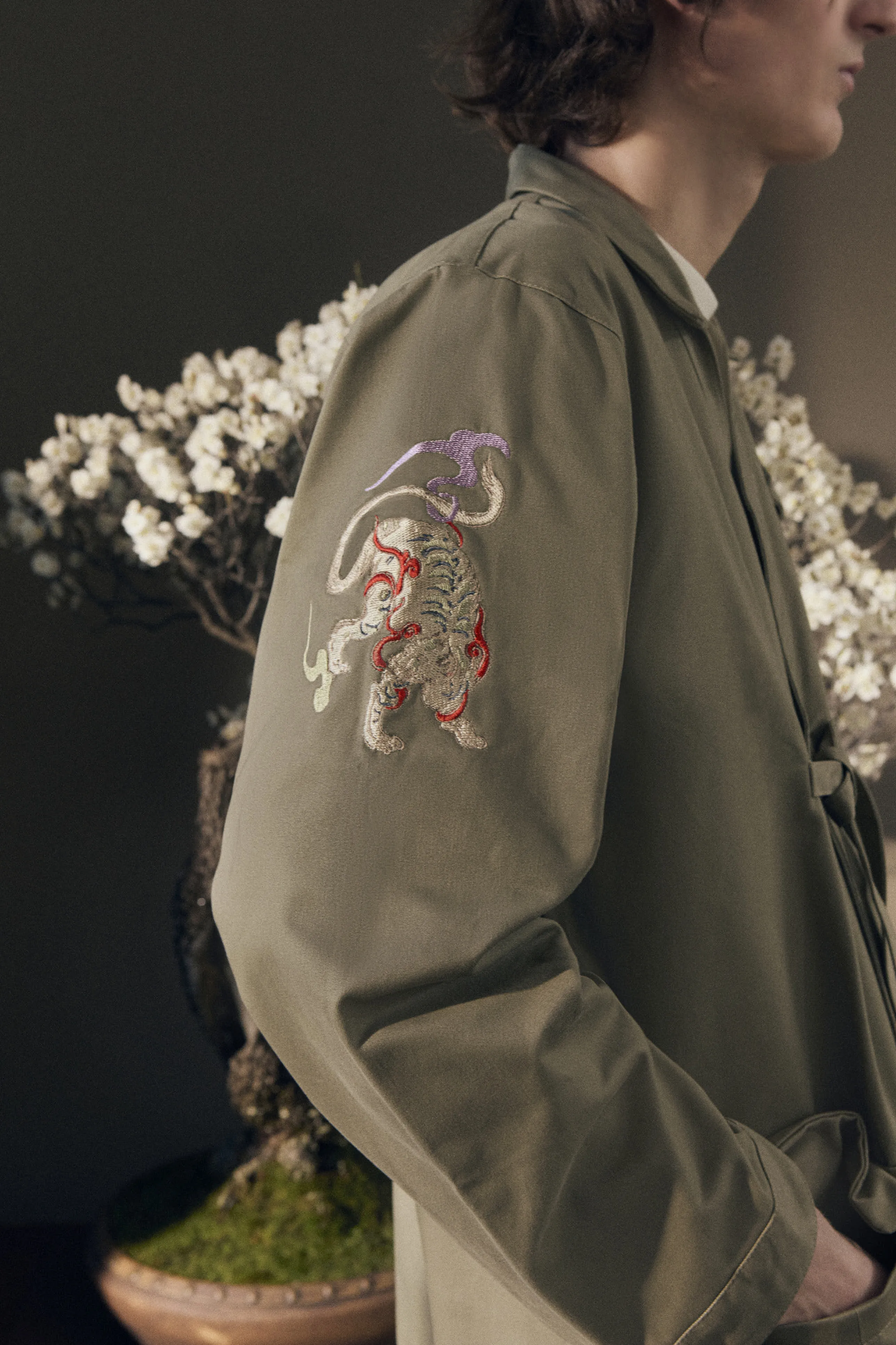 NWHR x Museo del Prado Byakko Kimono Jacket Green sold by Ivalo.com product image thumbnail 5