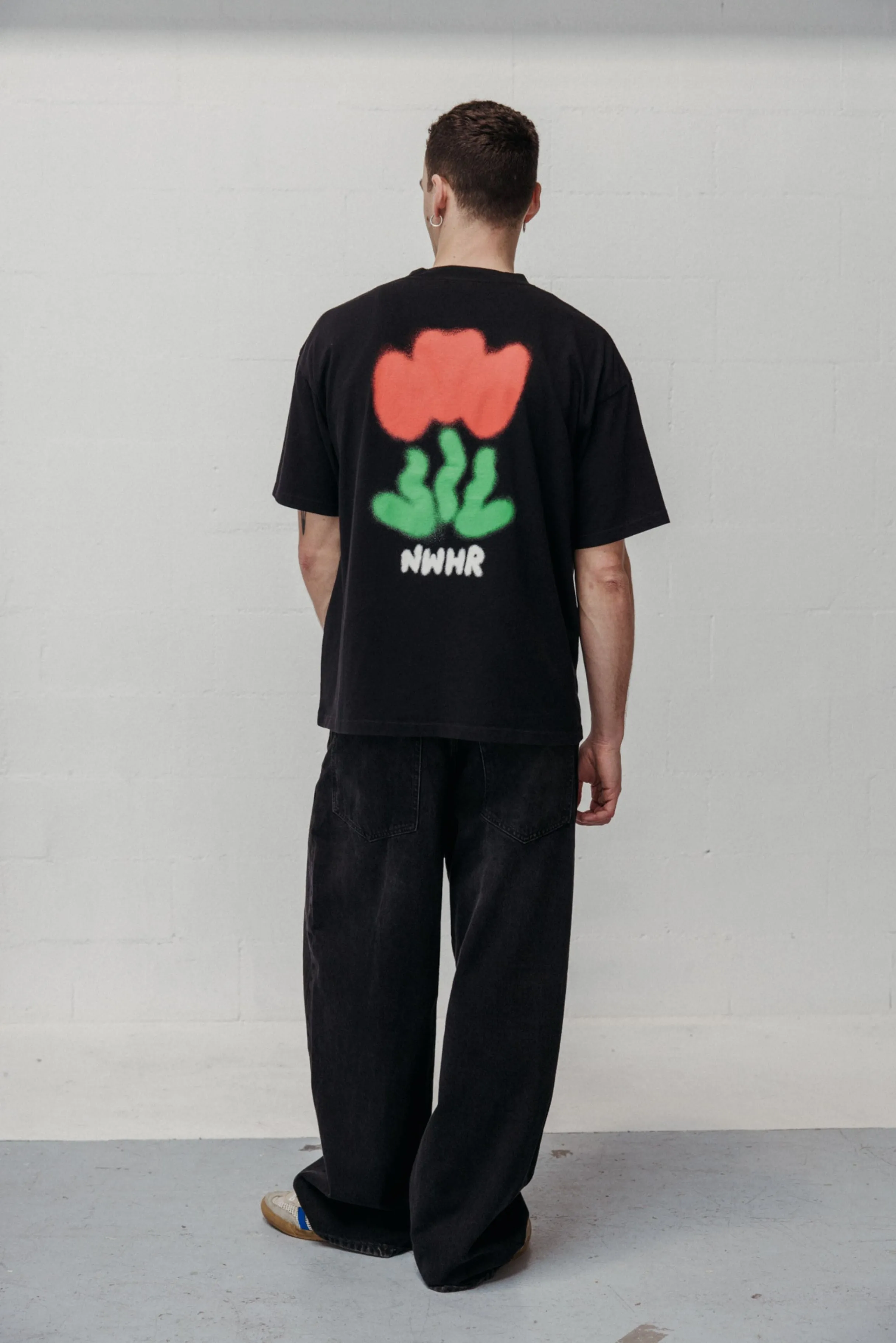 Tulip Print T-Shirt Black sold by Ivalo.com product image thumbnail 5