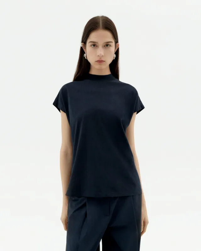 Volta Basic T-Shirt Navy sold by Ivalo.com