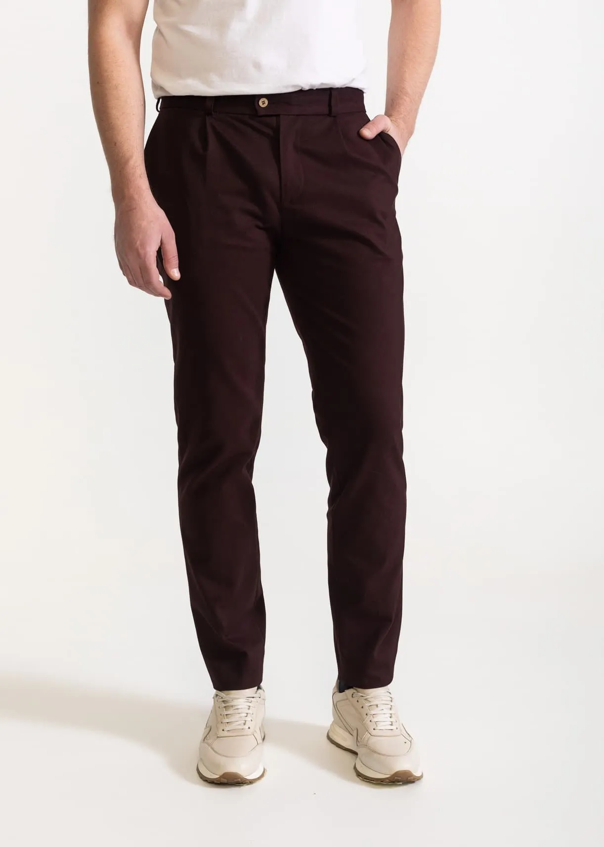 The Chesler Cotton Trousers Whiskey Brown sold by Ivalo.com
